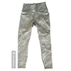 Women's Fabletics Olive‎ Green Powerhold Capri Leggings 7/8 Size Small